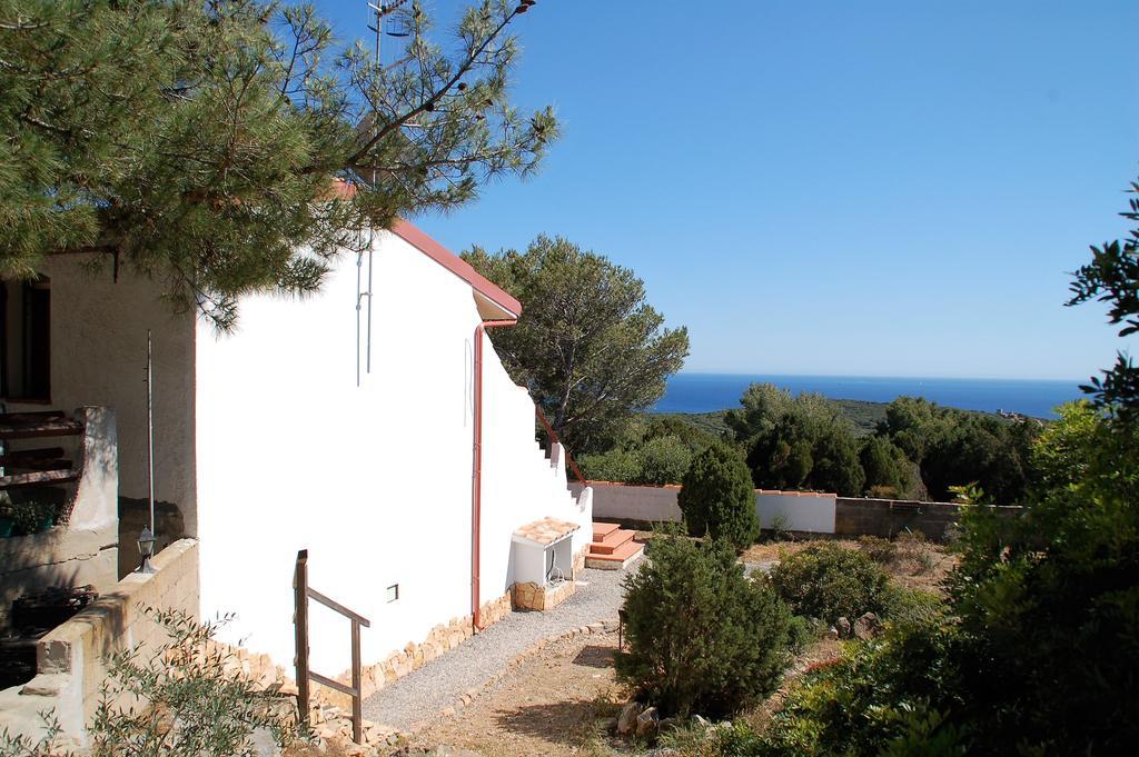 Apartments Casa Vacanze Porto Pino Eksteriør billede