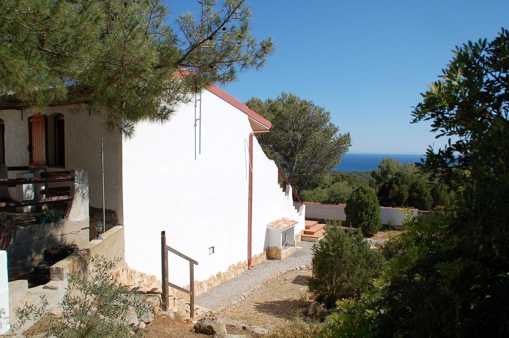 Apartments Casa Vacanze Porto Pino Eksteriør billede
